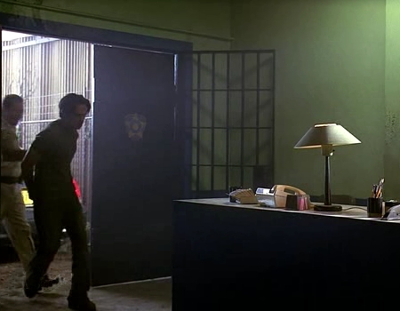 File:Mexican police station.jpg