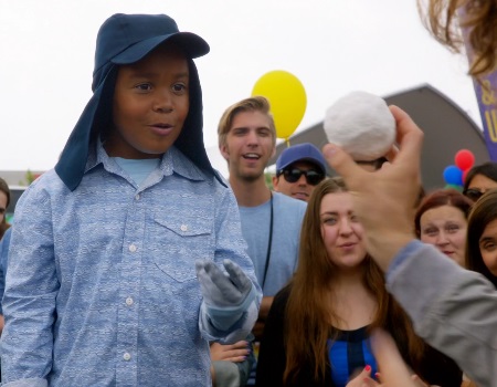 File:Mick gives snowball to Dennis.jpg