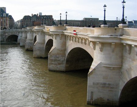 File:Real Pont Neuf.jpg