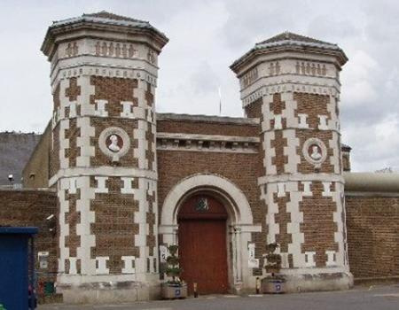File:Wormwood scrubs.jpg