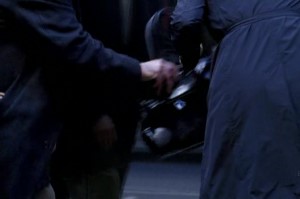 File:Painting realized invisible purse snatching.jpg