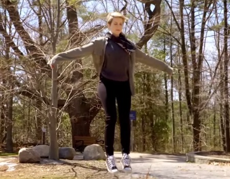 File:Donna flies.jpg