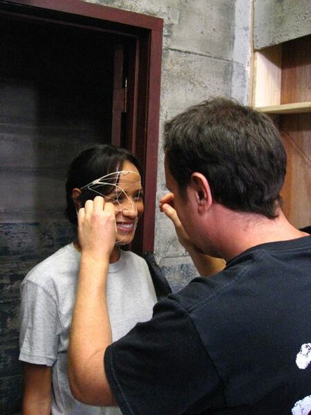 File:Ken Niederbaumer puts makeup on Dania Ramirez.jpg