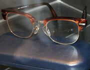 Lunettes à monture d'écailles