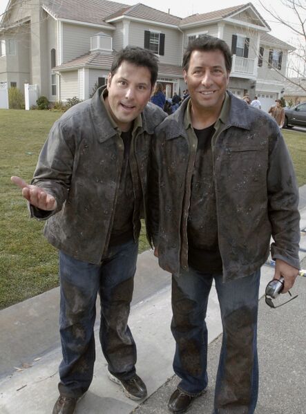 File:Mark Riccardi and Greg Grunberg.jpg